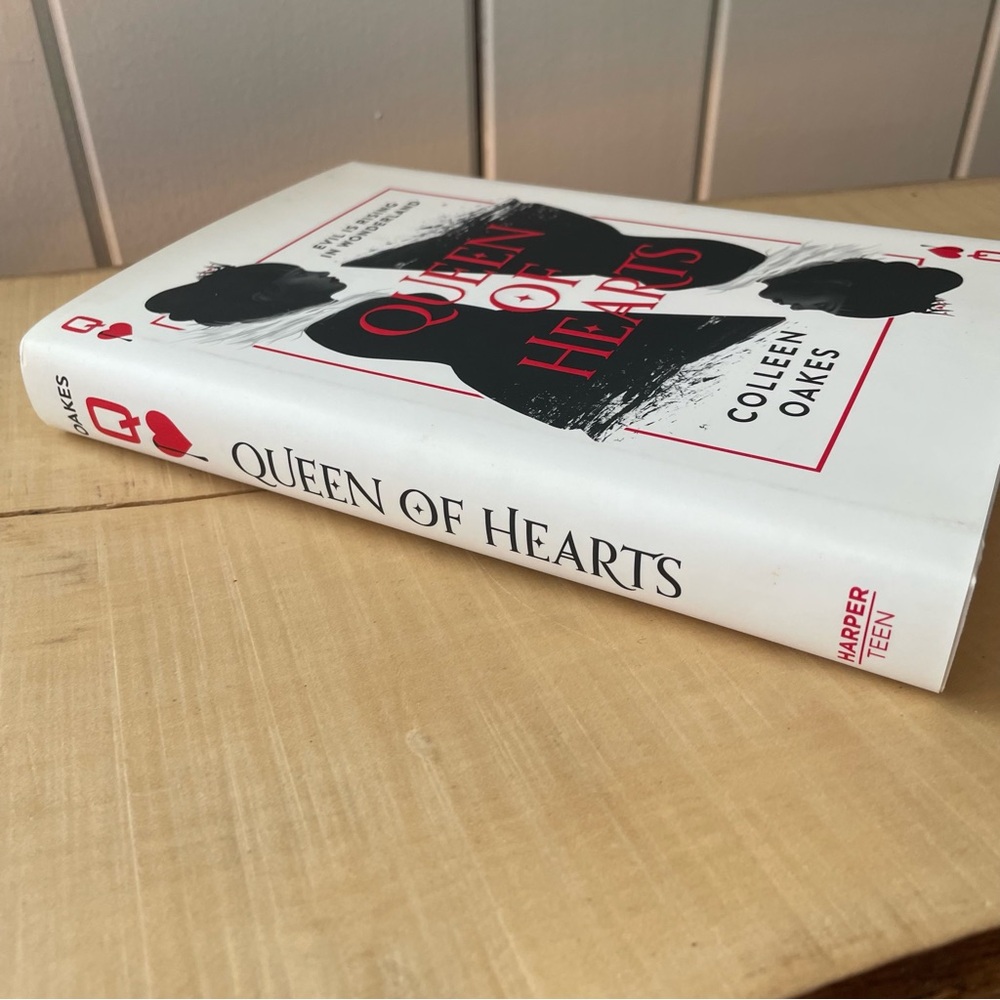$15 SALE Queen of Hearts Twisted Fairytale Dark Origin Story Villain Hardcover - Picture 7 of 11